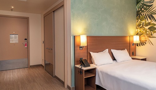 Chambre, 1 lit double, accessible aux personnes à mobilité réduite (Accessible)