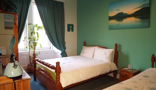 Chambre Familiale, salle de bains commune