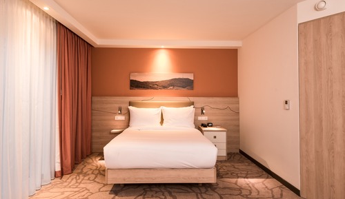 Chambre, 1 grand lit, non-fumeurs, en angle