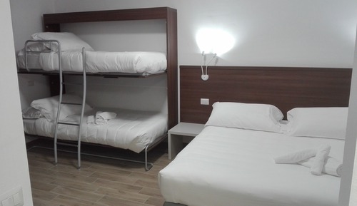 Chambre Quadruple (No Lake View)