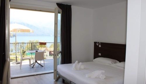Chambre Double ou avec lits jumeaux, terrasse, vue lac
