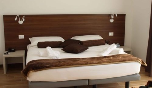 Suite Majestueuse, baignoire à jets, vue lac