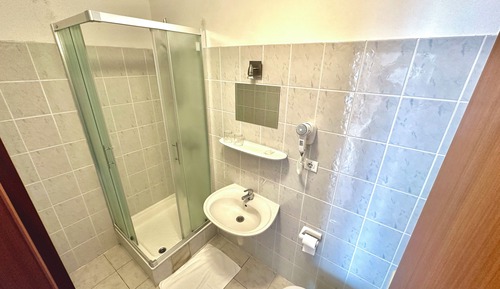 Chambre Double Supérieure, 1 très grand lit, balcon, vue montagne