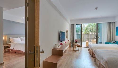 Chambre Standard, 1 très grand lit, balcon