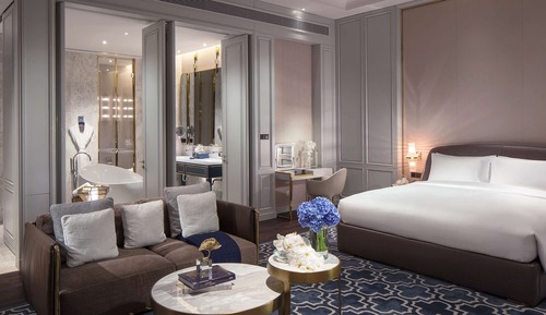 Suite Club, 1 très grand lit, accès au salon club (Prestige)