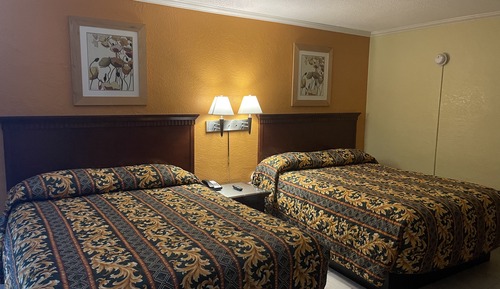 Chambre, 2 grands lits