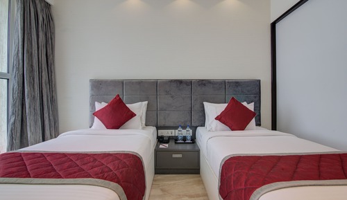 Chambre Double, salle de bains privée, vue ville