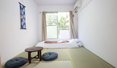 Chambre Tradition (with Shared Bathroom, Single)