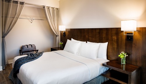 Chambre, 1 très grand lit (Roll-In Shower, Mobility & Hearing)