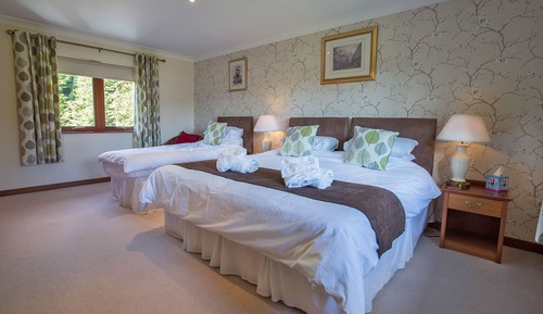 Chambre Familiale, vue colline