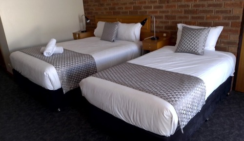 Chambre Triple Confort, salle de bains attenante