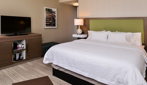 Chambre, 1 très grand lit, accessible aux personnes à mobilité réduite, non-fumeurs (Hearing)