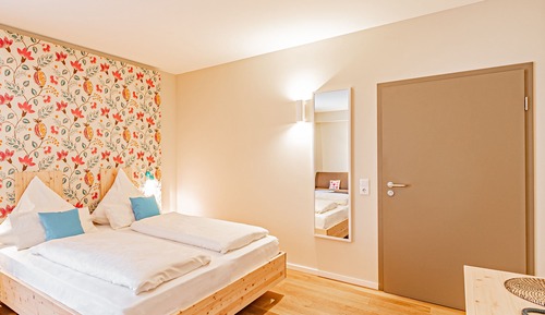 Chambre Triple Confort, accessible aux personnes à mobilité réduite