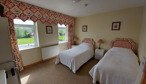 Chambre Triple Classique, salle de bains attenante