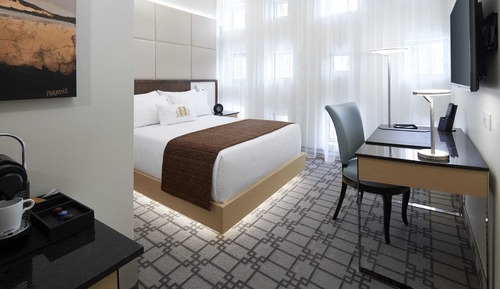 Chambre Premium, 1 grand lit (350 SQFT 32 SQM)
