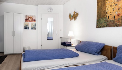 Chambre Double, salle de bains commune (Kitchen)