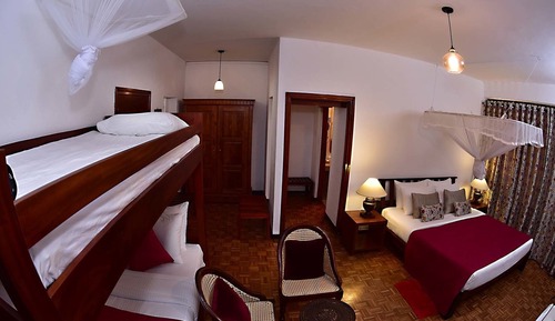 Chambre Quadruple Deluxe, plusieurs lits, salle de bains privée