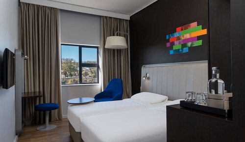 Chambre Standard (Pool Facing)