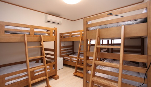 Chambre (Private, Bank Bed)