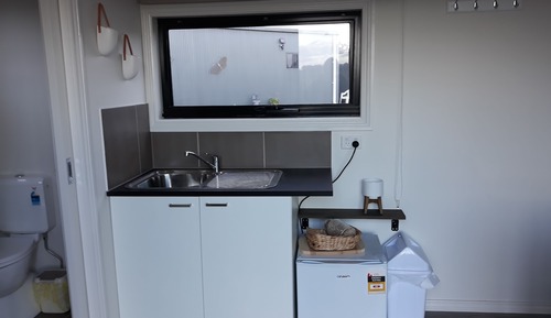 Chambre Simple Design, coin cuisine, vue jardin
