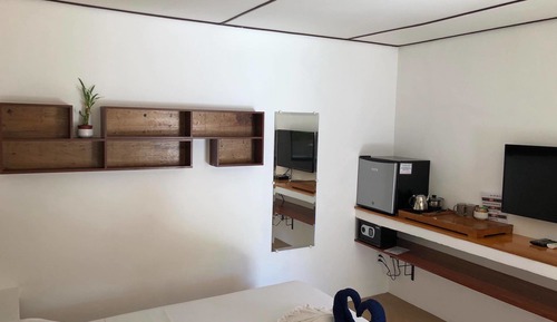 Chambre Deluxe, 1 très grand lit, véranda, en bord de piscine