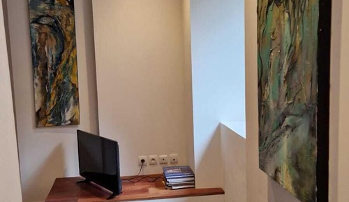 Appartement, salle de bains attenante, vue jardin (Loire et Coteaux)