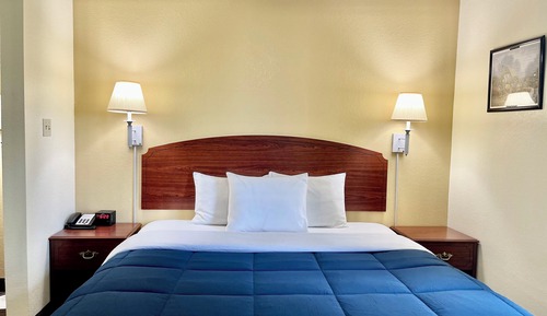 Suite, 1 très grand lit et 1 canapé-lit