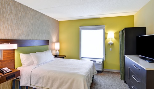 Suite, 1 grand lit, accessible aux personnes à mobilité réduite (Roll-In Shower)