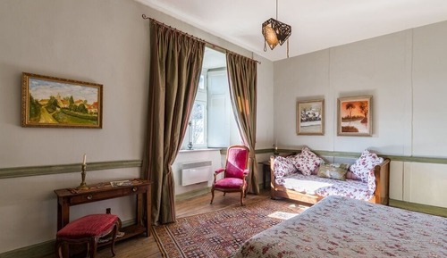 Chambre Triple Confort, salle de bains attenante, vue jardin