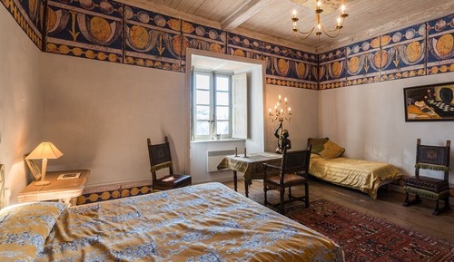 Chambre Quadruple Familiale, salle de bains attenante, vue jardin