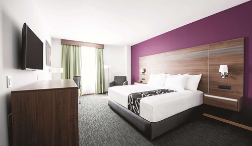 Chambre, 1 très grand lit, accessible aux personnes à mobilité réduite (Mobility Accessible)