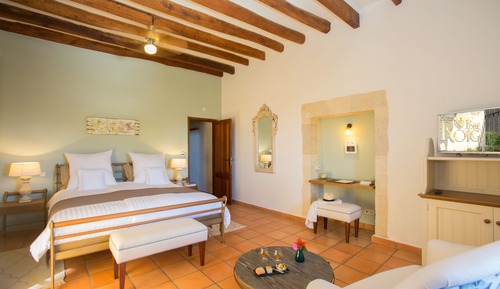 Chambre Double, vue établissement, en angle (Arta)