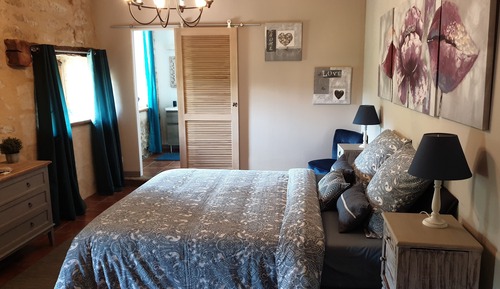 Chambre Triple Supérieure, côté jardin (St Emilion)