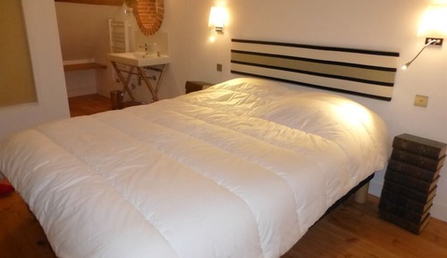 Chambre Triple Confort, salle de bains attenante, vue jardin