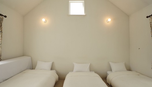 Chambre Triple, salle de bains privée