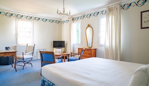 Chambre Supérieure vue cour
