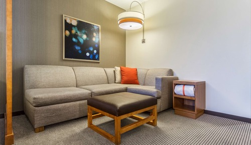 Chambre Standard (Two Queen Beds, Plus Sofa Bed)