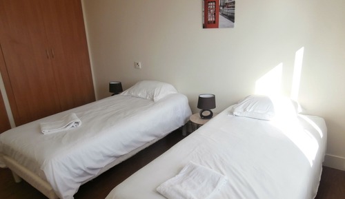 Studio Confort, 2 lits une place, accessible aux personnes à mobilité réduite