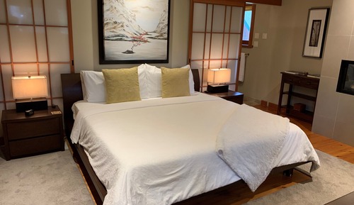 Suite, 1 King Bed (Tall Cedars)