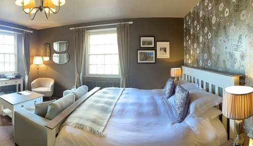 Chambre Quadruple Deluxe, salle de bains attenante, vue parc (Superking )