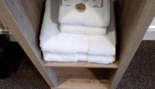 Chambre Simple, salle de bains attenante