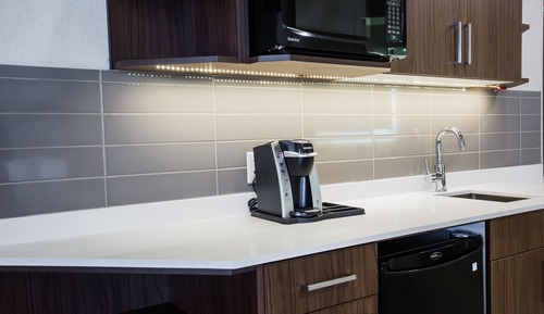 Suite, 1 très grand lit, baignoire à jets