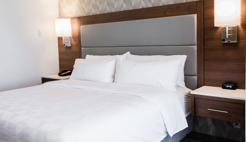 Suite, 1 très grand lit et 1 canapé-lit