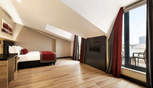 Chambre, 1 très grand lit, non-fumeurs