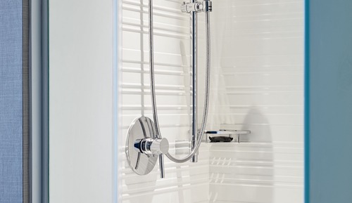 Chambre, 1 très grand lit et 1 canapé-lit, non-fumeurs (Mobility/Hearing Access, Roll-In Shwr)