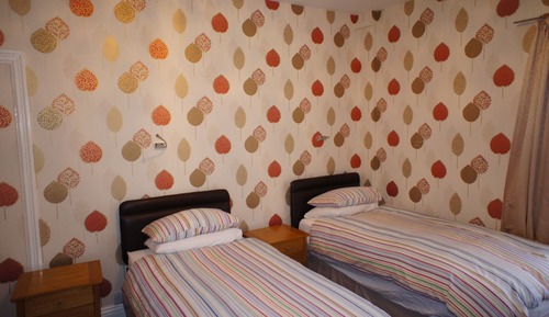 Chambre Triple, salle de bains commune