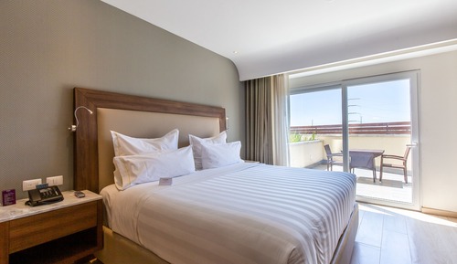 Chambre Deluxe, 1 très grand lit, terrasse