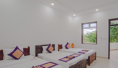 Deluxe Family Fool View (Triple)