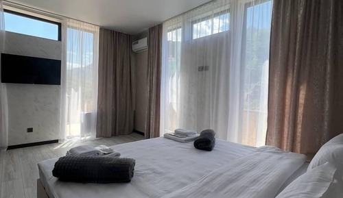 Chambre Supérieure Double ou avec lits jumeaux, balcon, vue montagne
