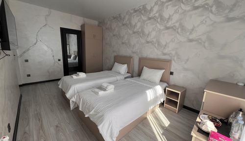 Chambre Standard Double ou avec lits jumeaux, balcon, vue montagne